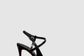 [LOUBOUTIN-루부탱]에나멜 스틸레토 샌들 3220404